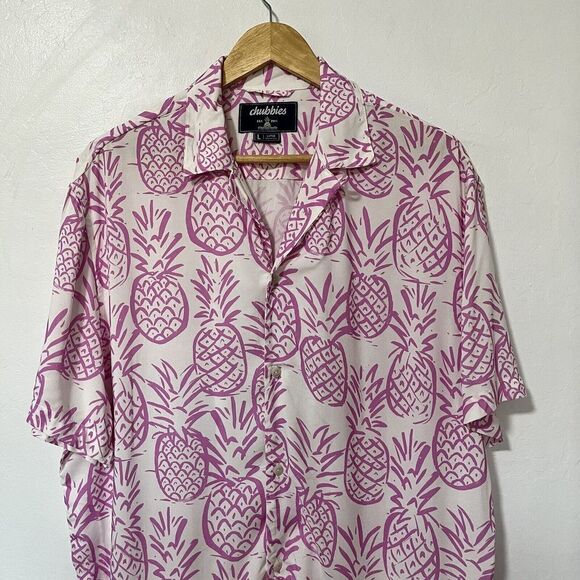 Chubbies Hawaiian Rayon Sunday Button Shirt Size L Pineapple Vacation Resort NEW - Picture 3 of 9